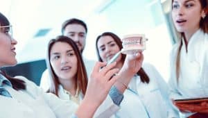 estudantes de odontologia