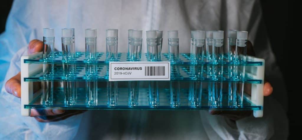 frascos biomedicina pandemia do coronavírus