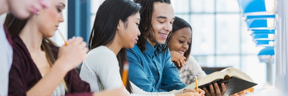 estudantes de faculdade de administração