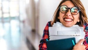 menina estudando para vestibular de minas gerais