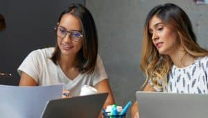 pessoas representando psicologia do trabalho