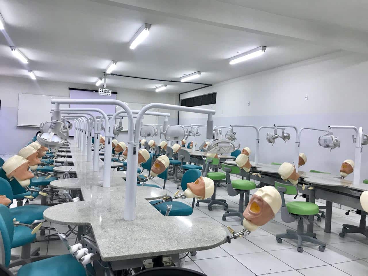 Laboratório de Odontologia - Anhanguera Anápolis