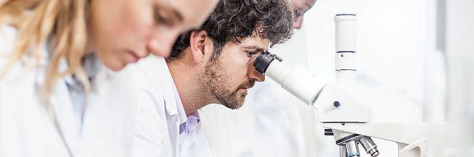 estudante de ciências biológicas