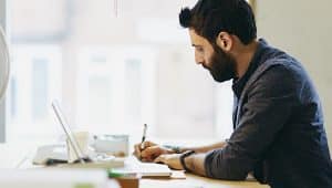 quanto ganha um profissional de Comércio Exterior