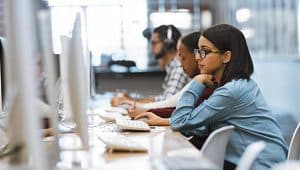 Estudantes na faculdade