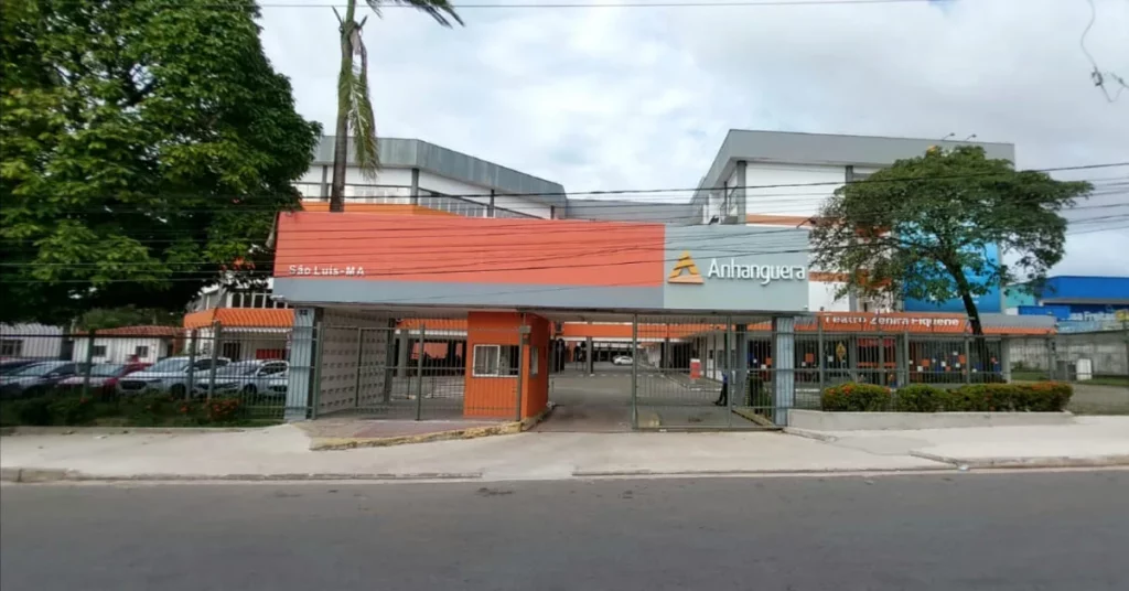 Fachada da Faculdade Anhanguera de São Luís no Maranhão