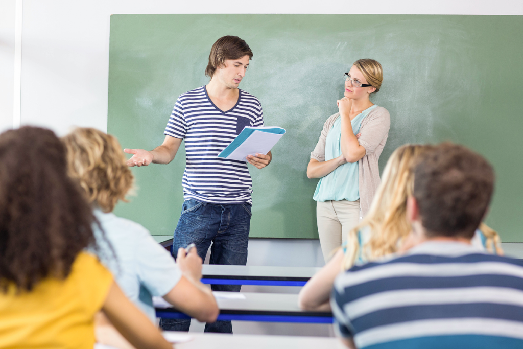 Quanto tempo dura uma faculdade de letras português e inglês.